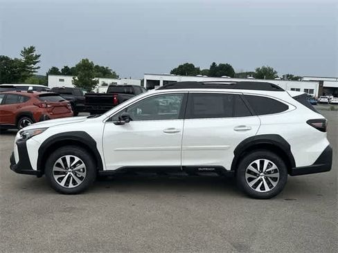 Certified 2025 Subaru Outback Premium image 2