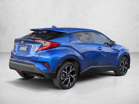 Used 2018 Toyota C-HR XLE image 5