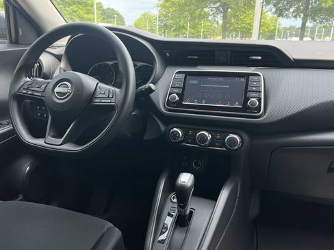 Used 2025 Nissan Kicks Play S FWD image 4