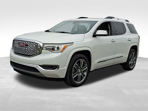 Used 2019 GMC Acadia Denali w/ Technology Package AWD/4WD image 3