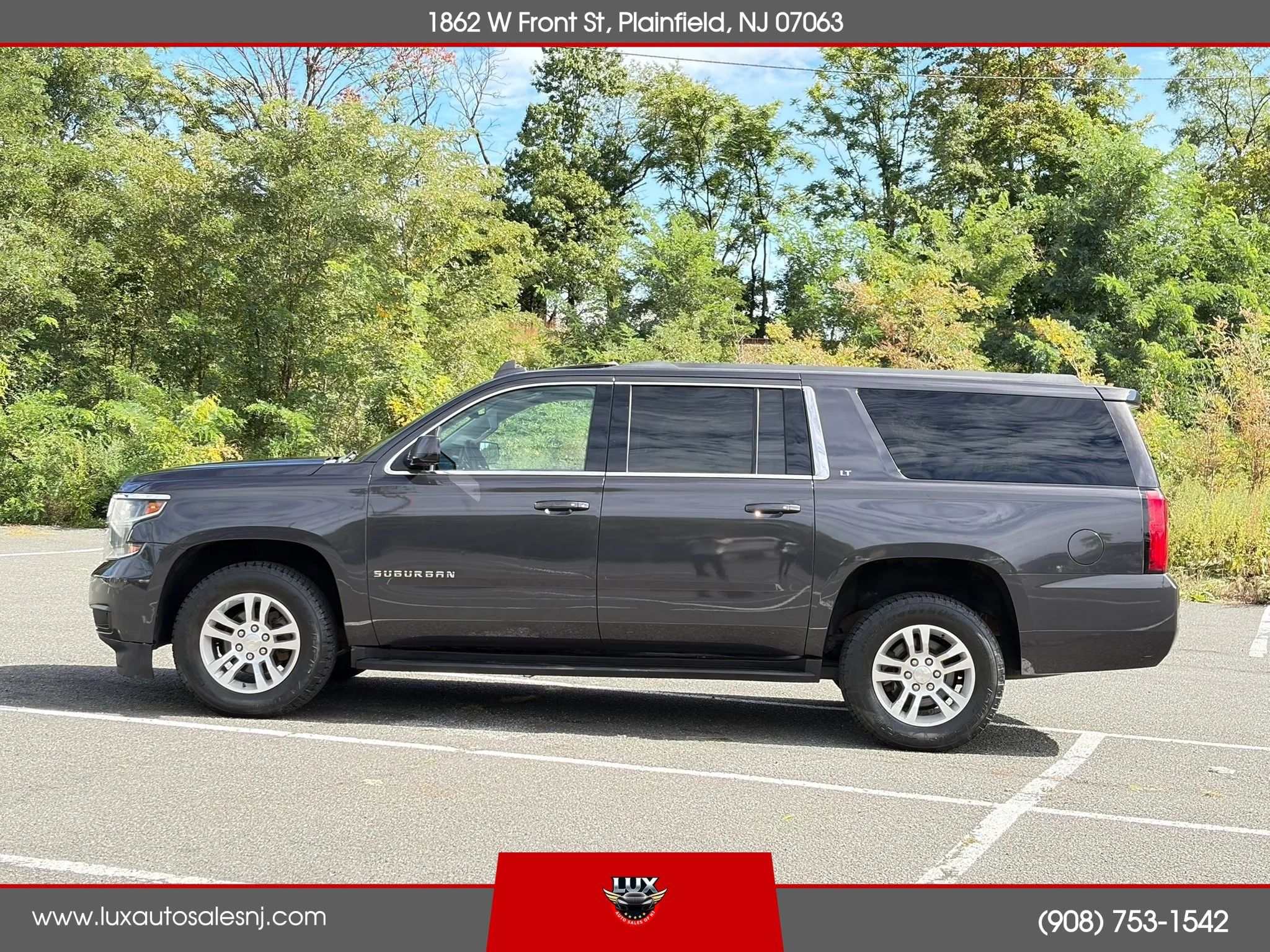 Used 2018 Chevrolet Suburban LT w/ Luxury Package AWD/4WD image 8