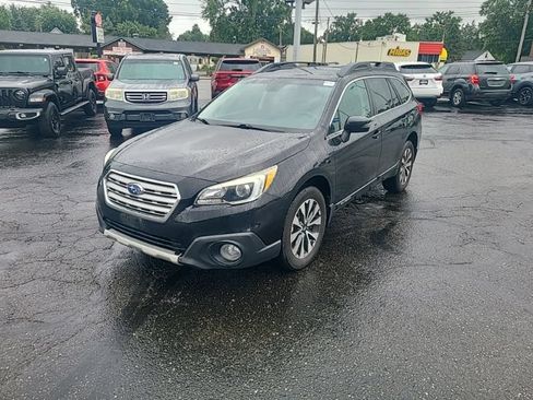 Used 2017 Subaru Outback 2.5i Limited AWD/4WD image 2