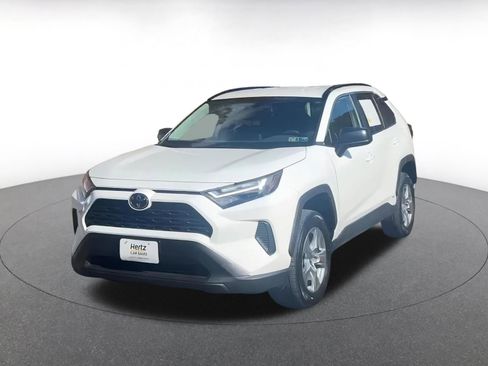 Used 2025 Toyota RAV4 LE image 7