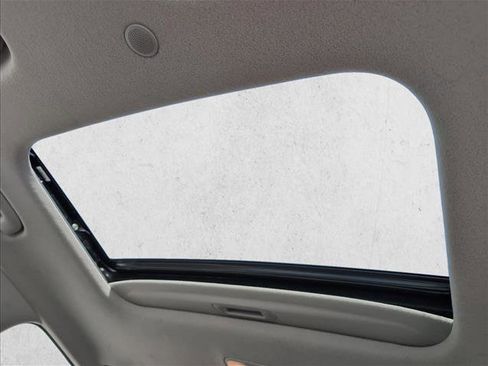 Certified 2024 Hyundai Venue SEL FWD image 16
