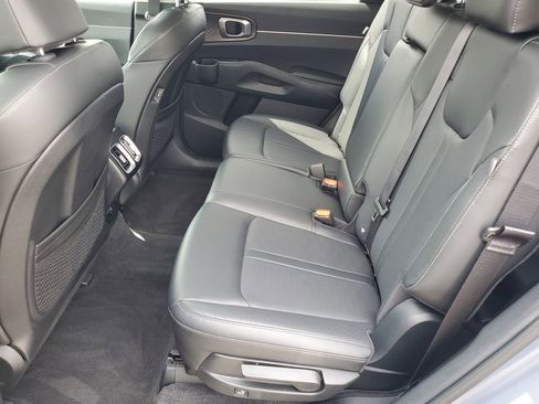 Used 2025 Kia Sorento S w/ Panoramic Sunroof Package FWD image 22