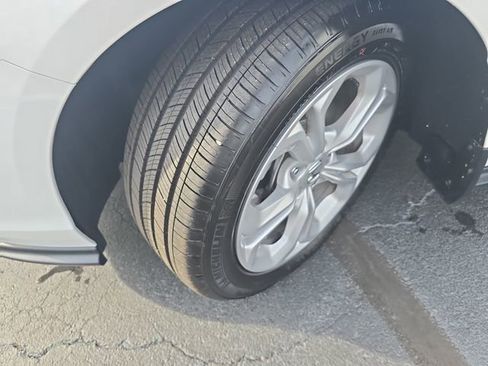 Used 2025 Honda Accord LX image 32