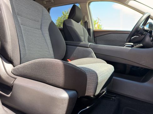 Used 2021 Nissan Rogue S AWD/4WD image 17