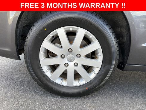 Used 2016 Chrysler Town & Country Touring image 32