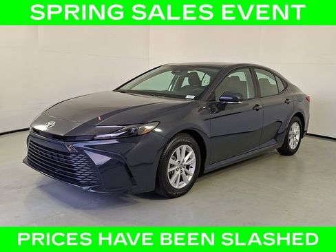 Certified 2025 Toyota Camry LE image 4