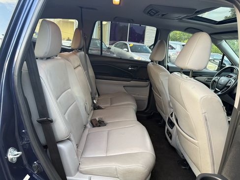 Used 2016 Honda Pilot Touring image 16
