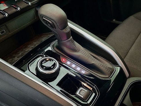 Used 2025 Chevrolet Colorado Trail Boss image 19