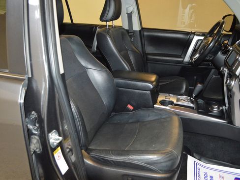 Used 2014 Toyota 4Runner Limited image 11