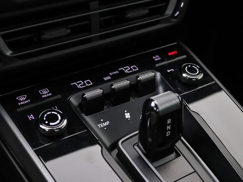 Used 2020 Porsche 911 Carrera image 32