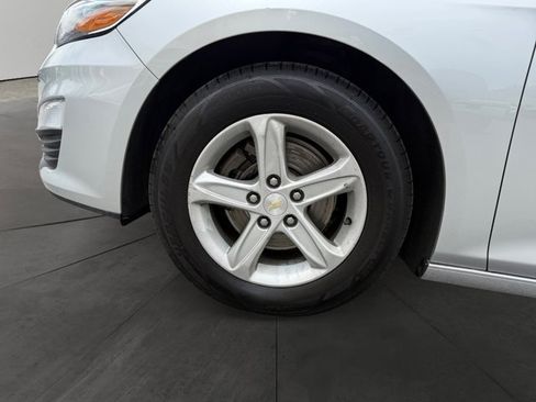 Used 2022 Chevrolet Malibu LS FWD image 9