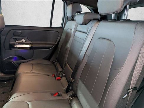 Used 2025 Mercedes-Benz GLB 250 4MATIC image 15
