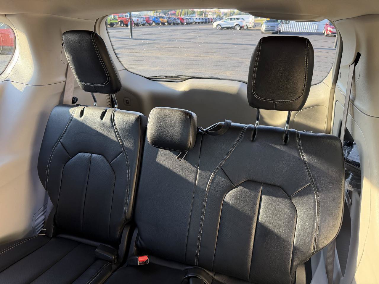 Used 2022 Chrysler Pacifica Touring-L FWD image 17