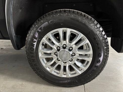 Used 2020 Chevrolet Silverado 2500 High Country w/ Z71 Off-Road Package image 9