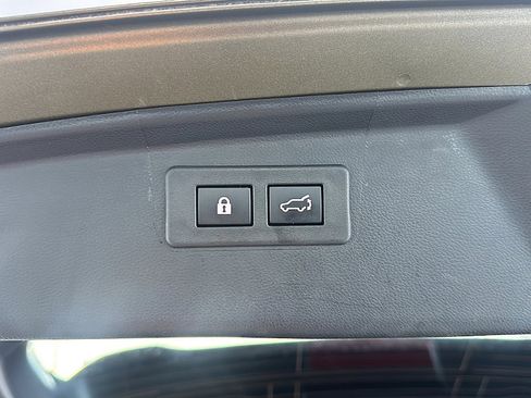 Used 2023 Subaru Outback Touring image 28