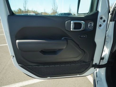 New 2026 Jeep Gladiator Rubicon AWD/4WD image 12