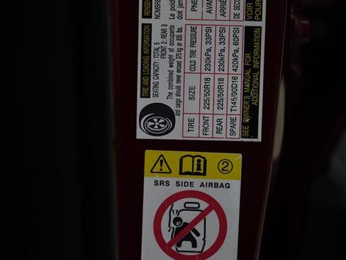 Used 2018 Toyota C-HR XLE FWD image 39