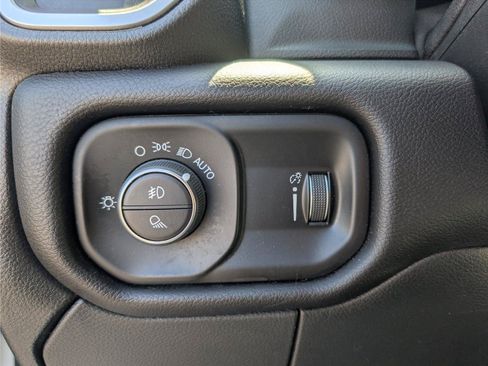 Used 2024 RAM 2500 Big Horn AWD/4WD image 30