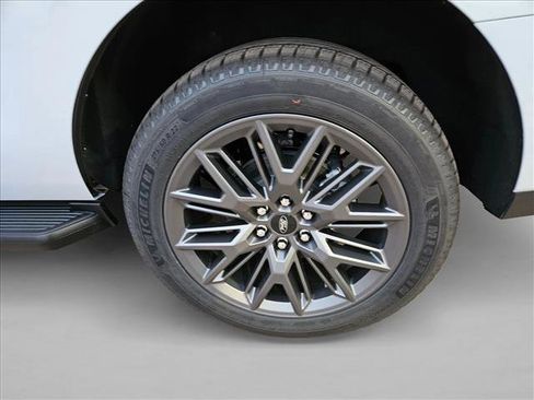 New 2026 Ford Expedition Platinum w/ Stealth Appearance Package image 9