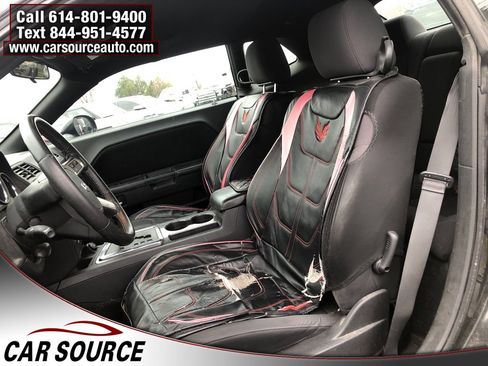 Used 2010 Dodge Challenger SE image 14