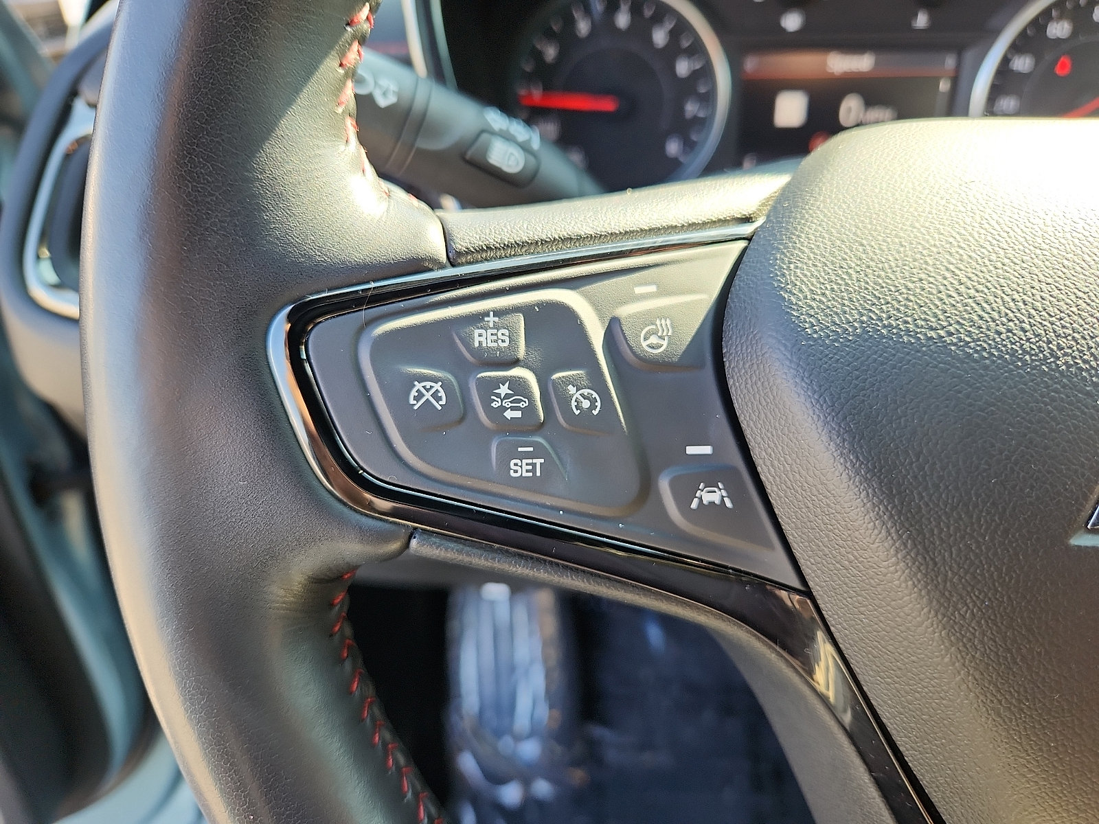 Used 2022 Chevrolet Equinox RS w/ RS Leather Package AWD/4WD image 22