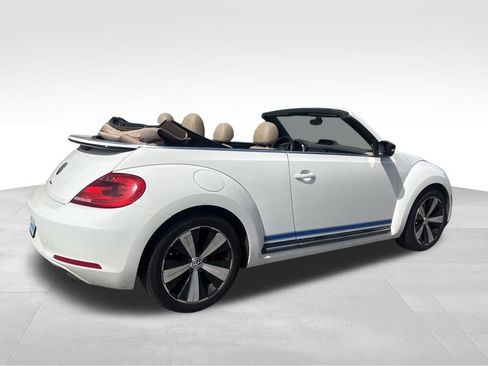 Used 2013 Volkswagen Beetle 2.0T image 11