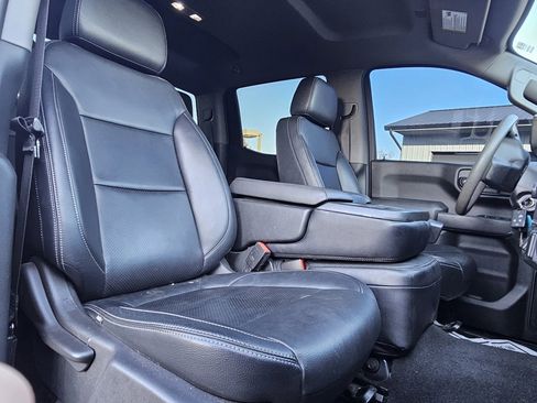 Used 2021 Chevrolet Silverado 1500 Custom w/ LPO, Dark Essentials Package image 17