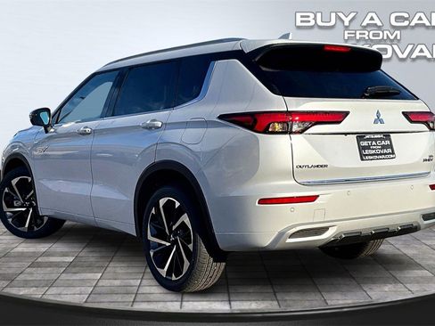 New 2025 Mitsubishi Outlander SEL image 3