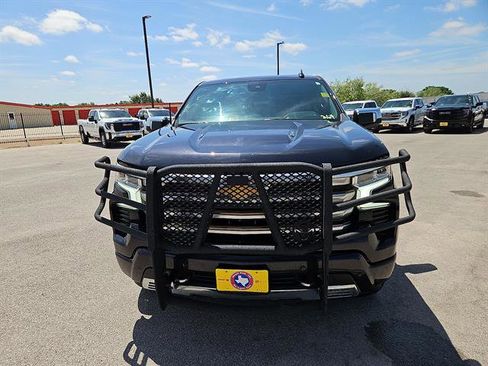 Used 2022 Chevrolet Silverado 1500 High Country w/ Z71 Off-Road Package AWD/4WD image 8
