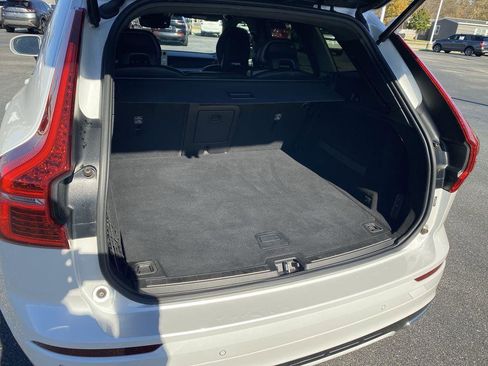 Used 2018 Volvo XC60 T6 R-Design w/ Convenience Package image 24