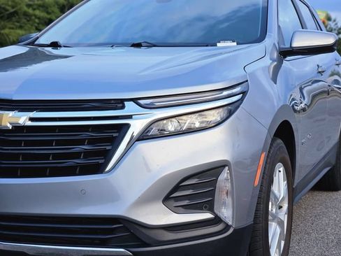 Used 2024 Chevrolet Equinox LT FWD image 9