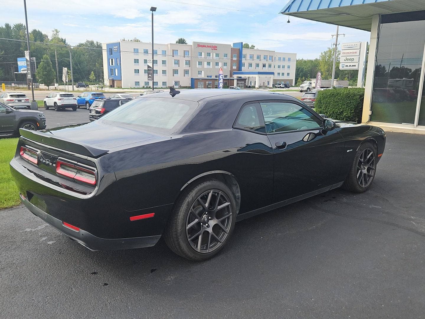 Used 2018 Dodge Challenger R/T Plus RWD image 4