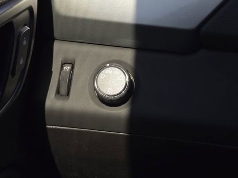 Used 2018 Chevrolet Tahoe LS image 21