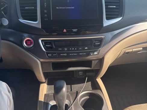 Used 2018 Honda Pilot EX image 4