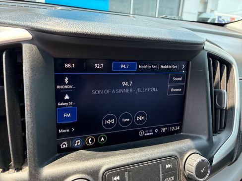 Used 2022 GMC Terrain SLT w/ Infotainment Package II FWD image 15