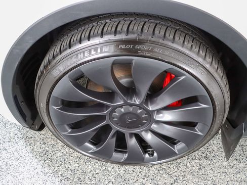 Used 2023 Tesla Model Y Performance AWD/4WD image 11