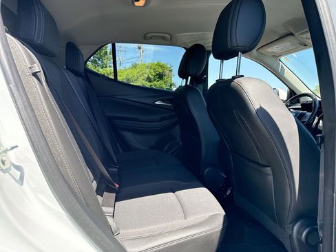 Used 2025 Buick Encore GX Preferred AWD/4WD image 23
