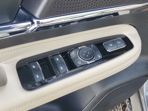 New 2026 Lincoln Corsair Premiere image 10