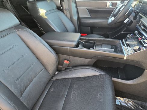 Used 2025 Hyundai Santa Fe Limited image 19