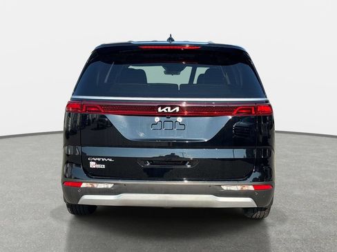 Used 2024 Kia Carnival EX FWD image 5