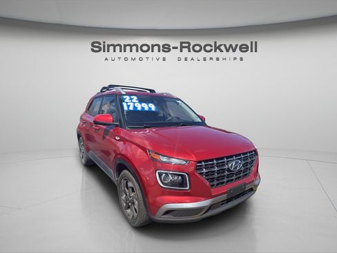 Used 2022 Hyundai Venue Limited FWD image 6