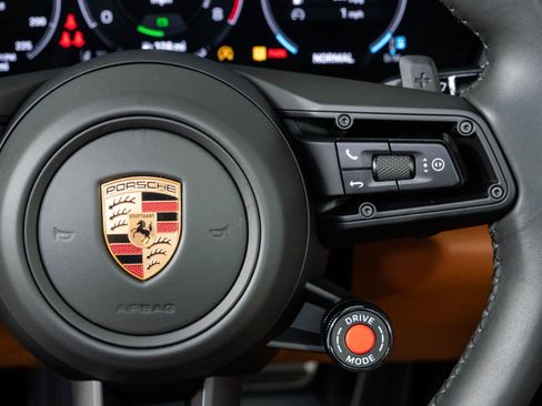 Certified 2026 Porsche 911 Targa 4 GTS AWD/4WD image 11