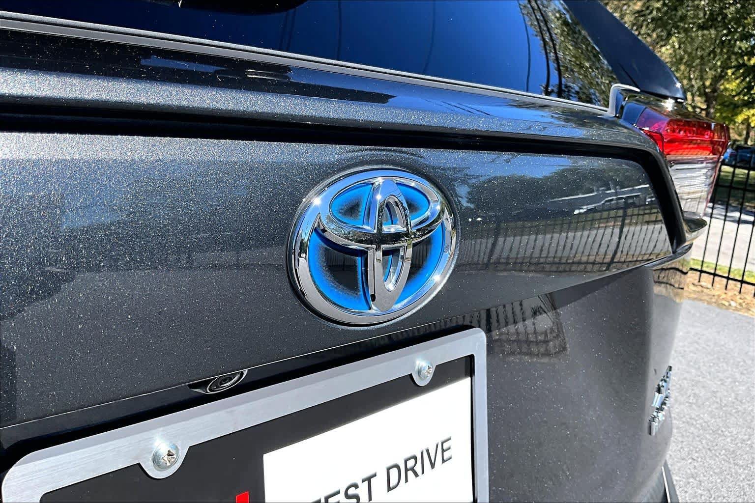 Certified 2024 Toyota RAV4 XLE Premium w/ Weather Package AWD/4WD image 31