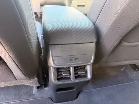 Used 2026 Chevrolet Equinox LT FWD image 26