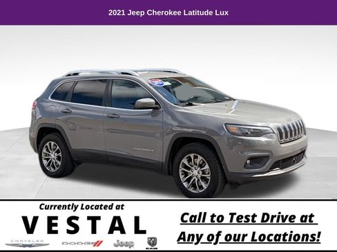 Used 2021 Jeep Cherokee Latitude Lux w/ Comfort/Convenience Group AWD/4WD image 1