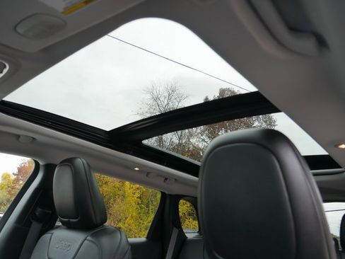 Used 2022 Jeep Cherokee Limited image 15