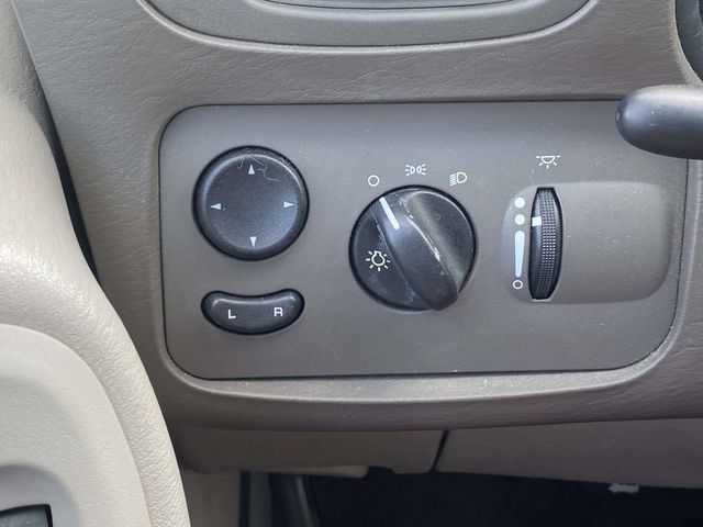 Used 2007 Dodge Caravan SXT FWD image 18